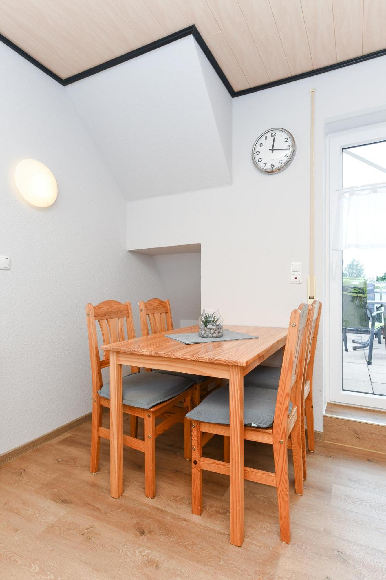 Ferienwohnungen Im Haus Flinthoern Neuharlingersiel Buitenkant foto