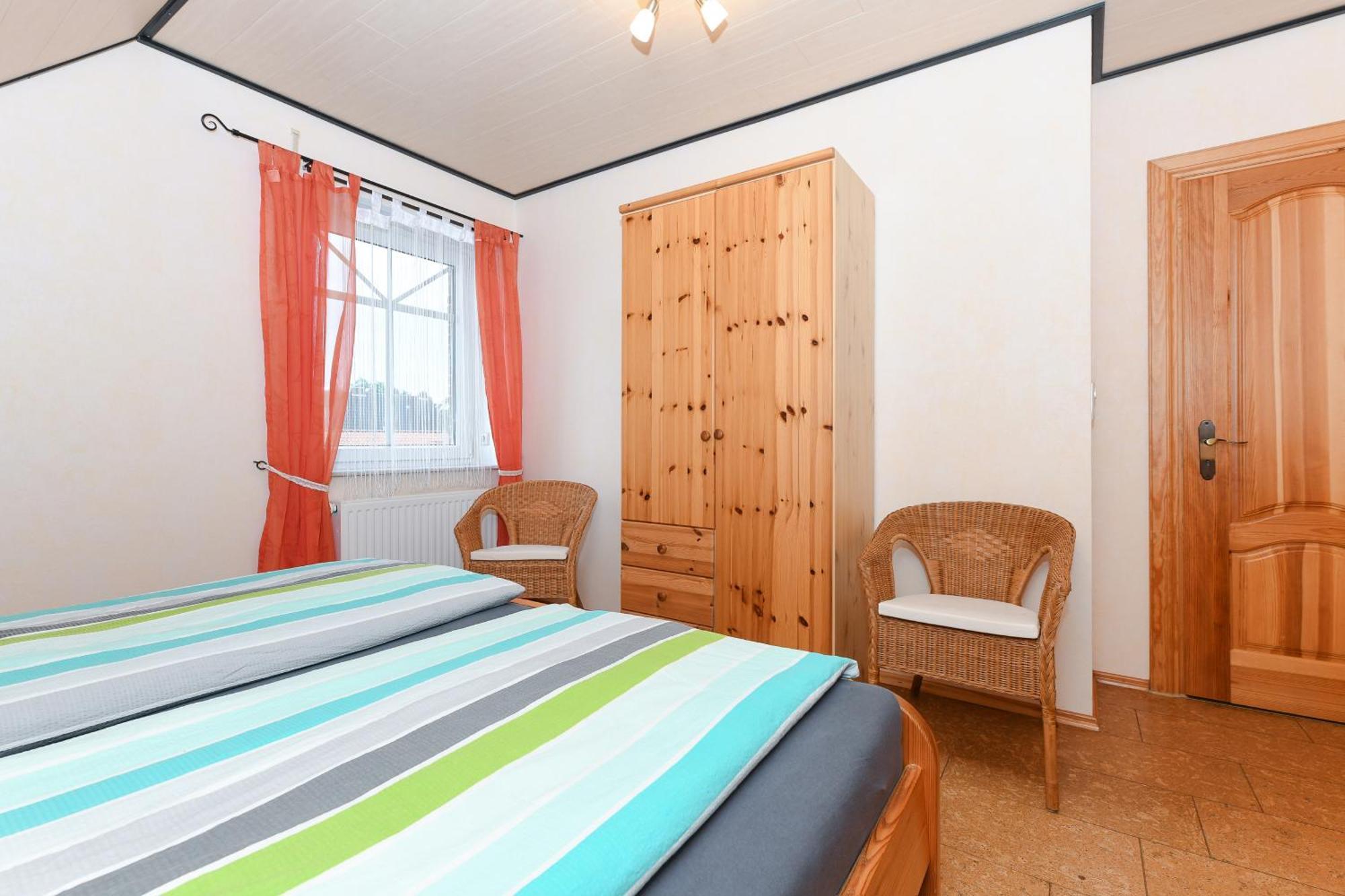 Ferienwohnungen Im Haus Flinthoern Neuharlingersiel Buitenkant foto